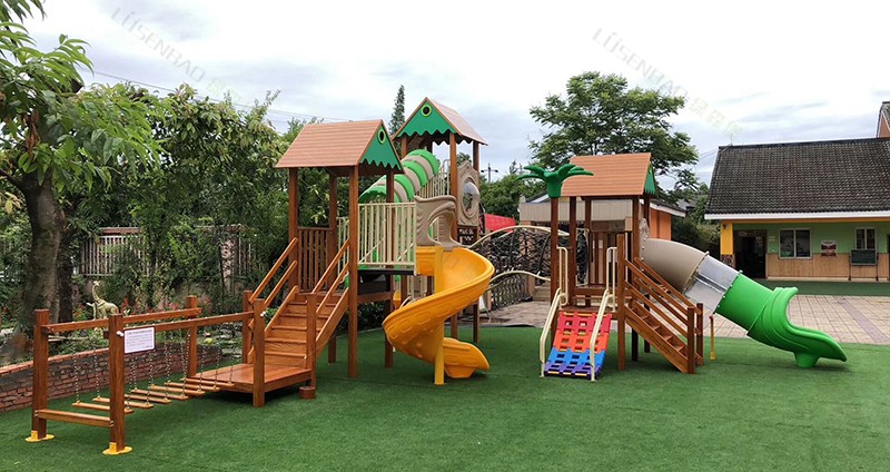 幼兒園戶外木質(zhì)滑梯案例  7.jpg